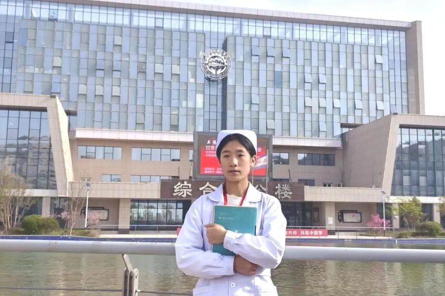 青衿之志 履践致远 | 学习之星：李维薇